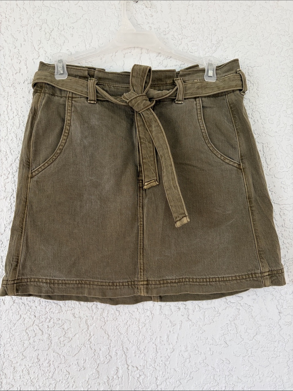 American Eagle Outfitters Olive Green Tie-Waist Mini Skirt size 4